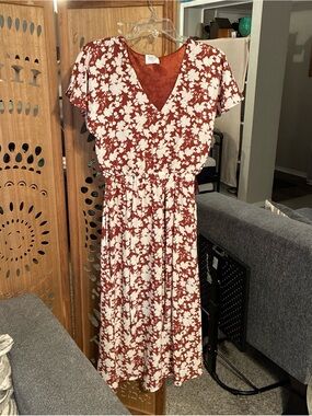 Sienna Sky Rust and White Floral V-Neck Midi Dress